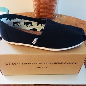 Women’s Toms